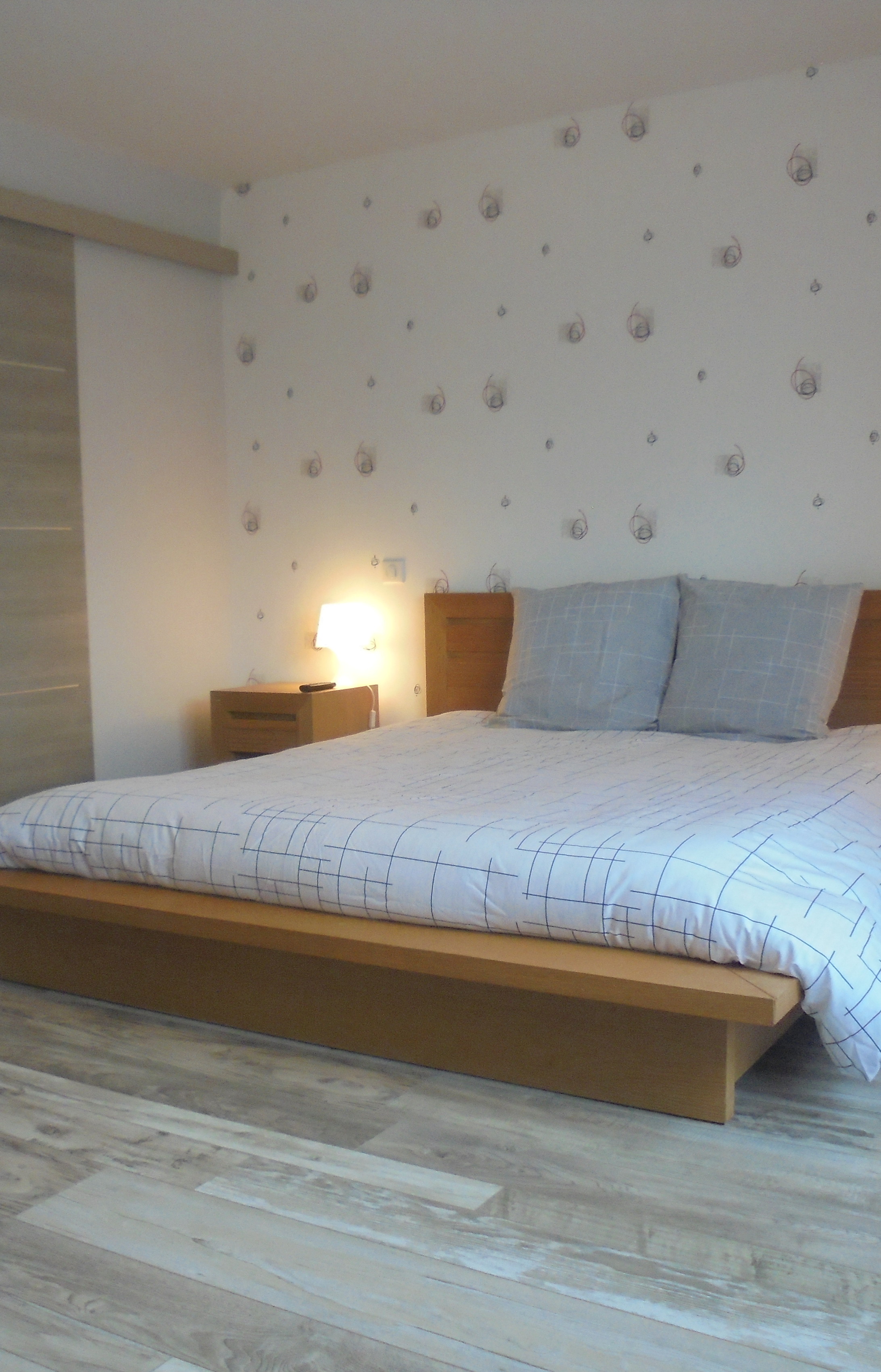 Chambre parentale du gîte avec lit double